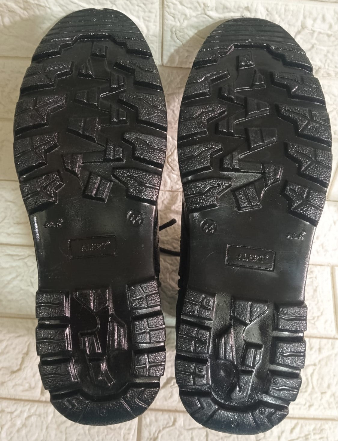 Zip Boots For Men - Defective