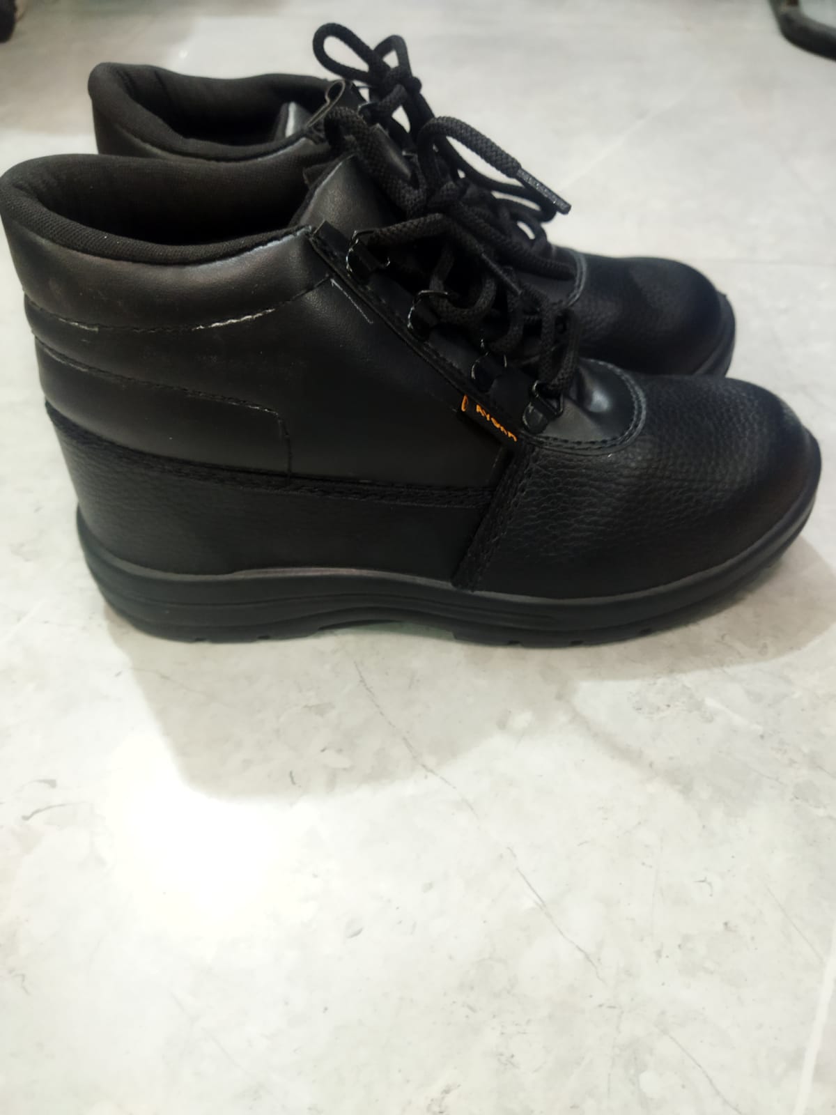 Casual Shoes for Men with Steel Toe -Defective - SeeandWear