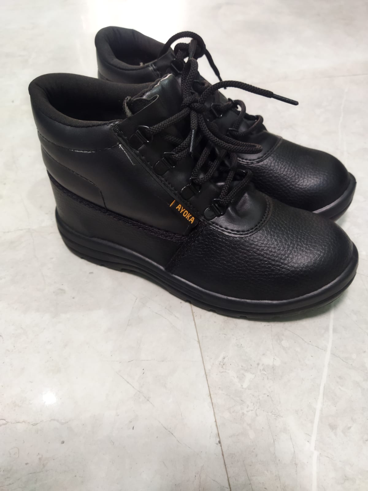 Casual Shoes for Men with Steel Toe -Defective